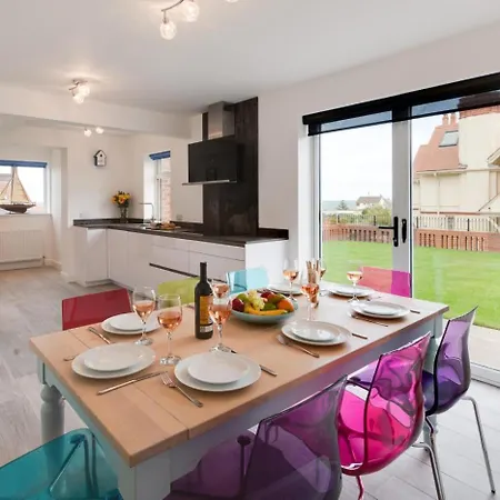4 Bed In Oc-wa330 Holiday home Sandsend