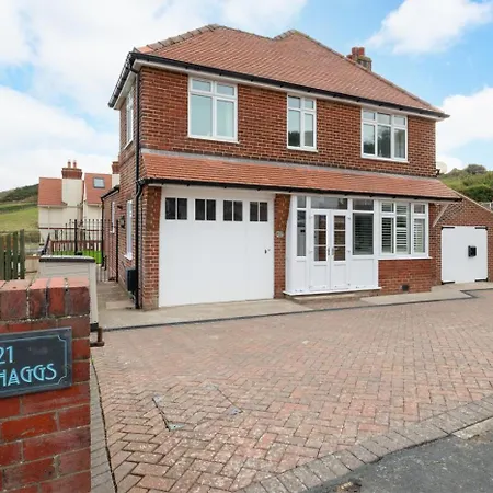 4 Bed In Oc-wa330 Holiday home