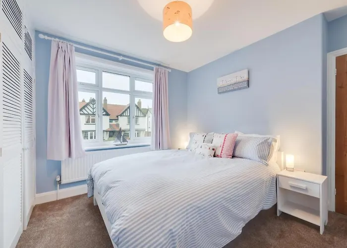 4 Bed In Oc-wa330 Holiday home