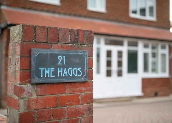 4 Bed In Oc-wa330 Holiday home