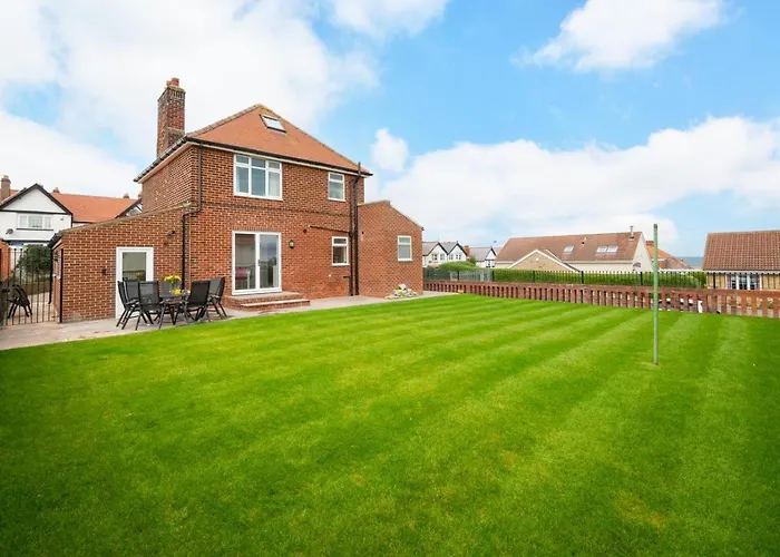 4 Bed In Oc-wa330 Holiday home