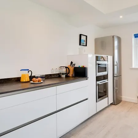 Holiday home 4 Bed In Oc-wa330