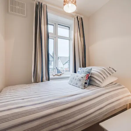 Holiday home 4 Bed In Oc-wa330 Sandsend