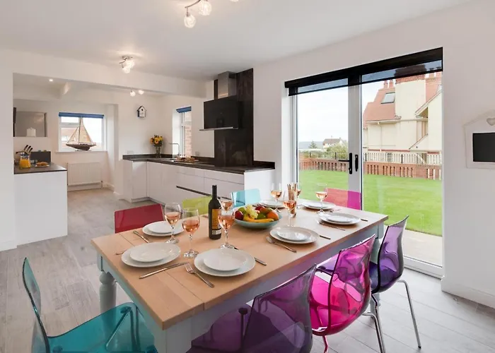 4 Bed In Oc-wa330 Sandsend