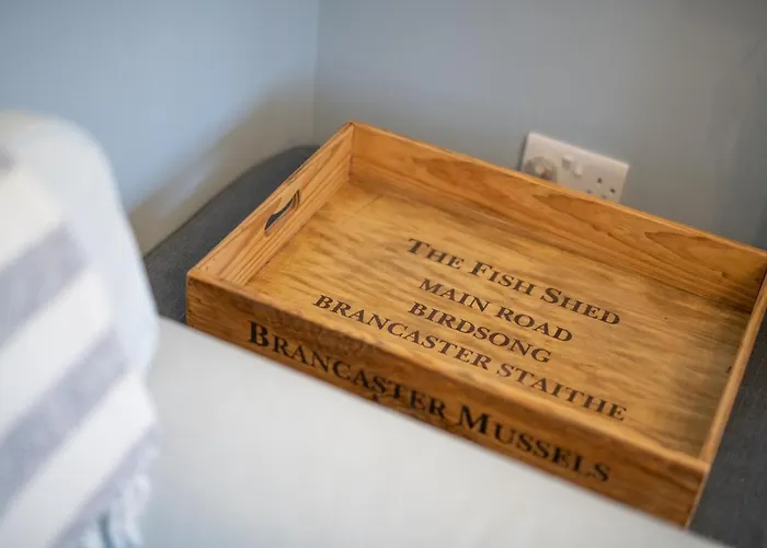 4 Bed In Oc-wa330 Holiday home