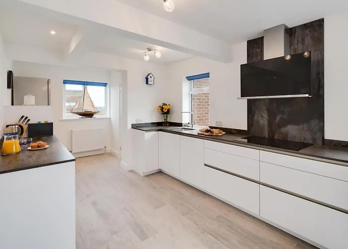 4 Bed In Oc-wa330 Holiday home Sandsend