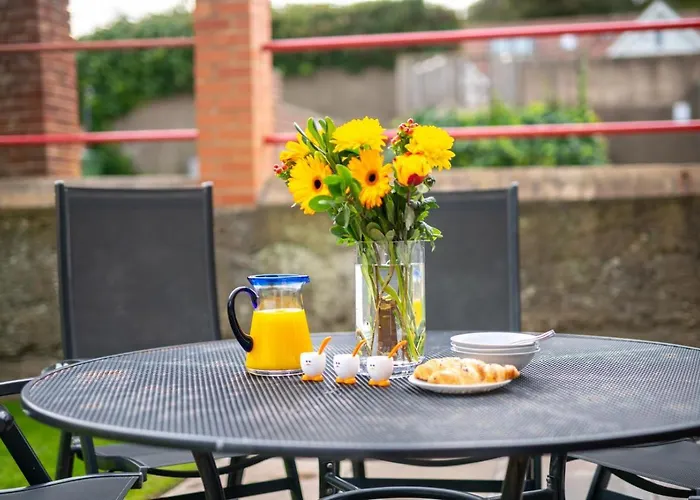 4 Bed In Oc-wa330 Holiday home